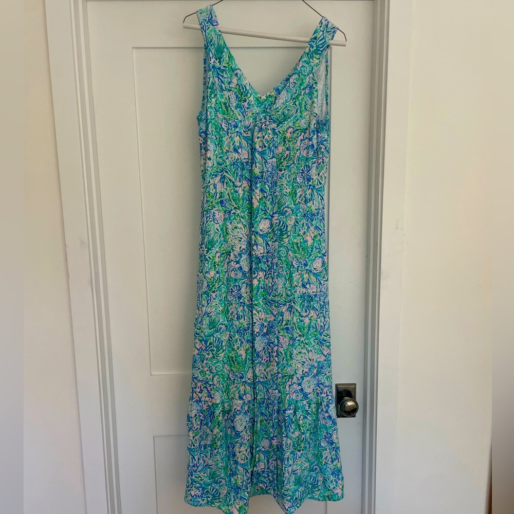 Lilly Pulitzer NWT. Size medium maxi.